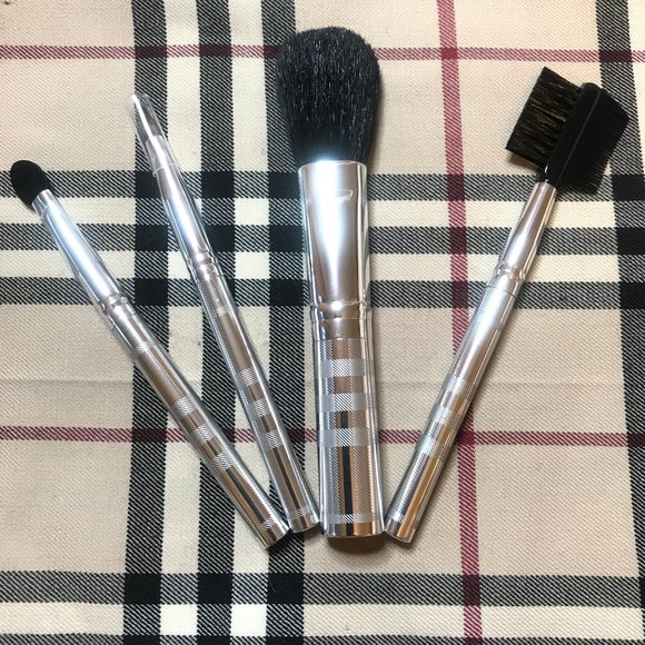 burberry makeup brushes